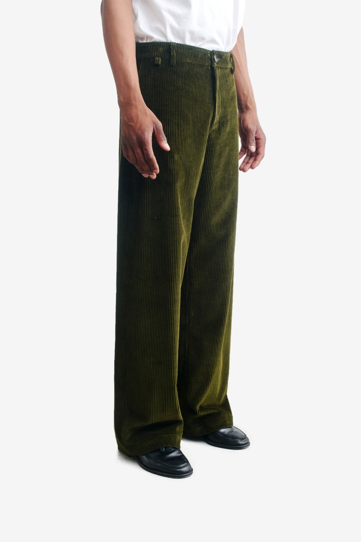 A Kind of Guise Vali Chino in Olive Corduroy
