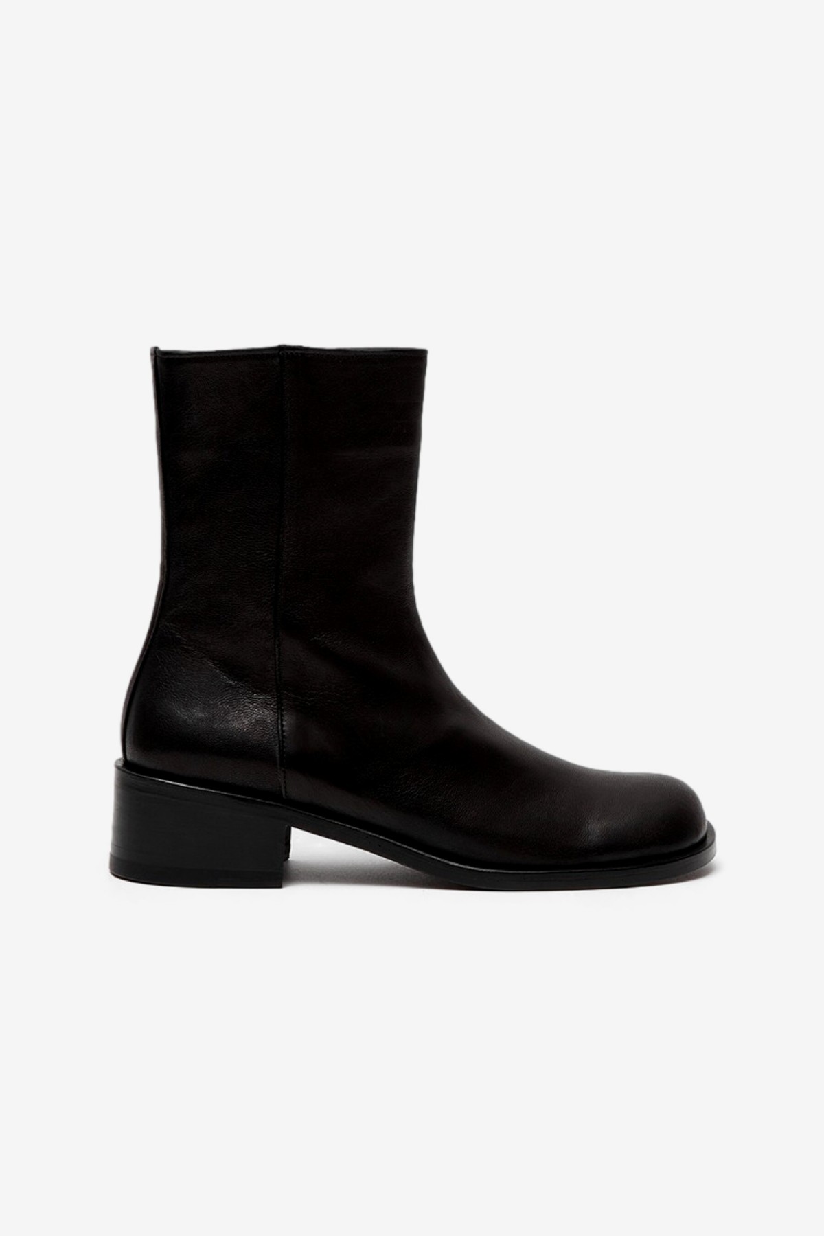 Amomento Ankle Boots in Black
