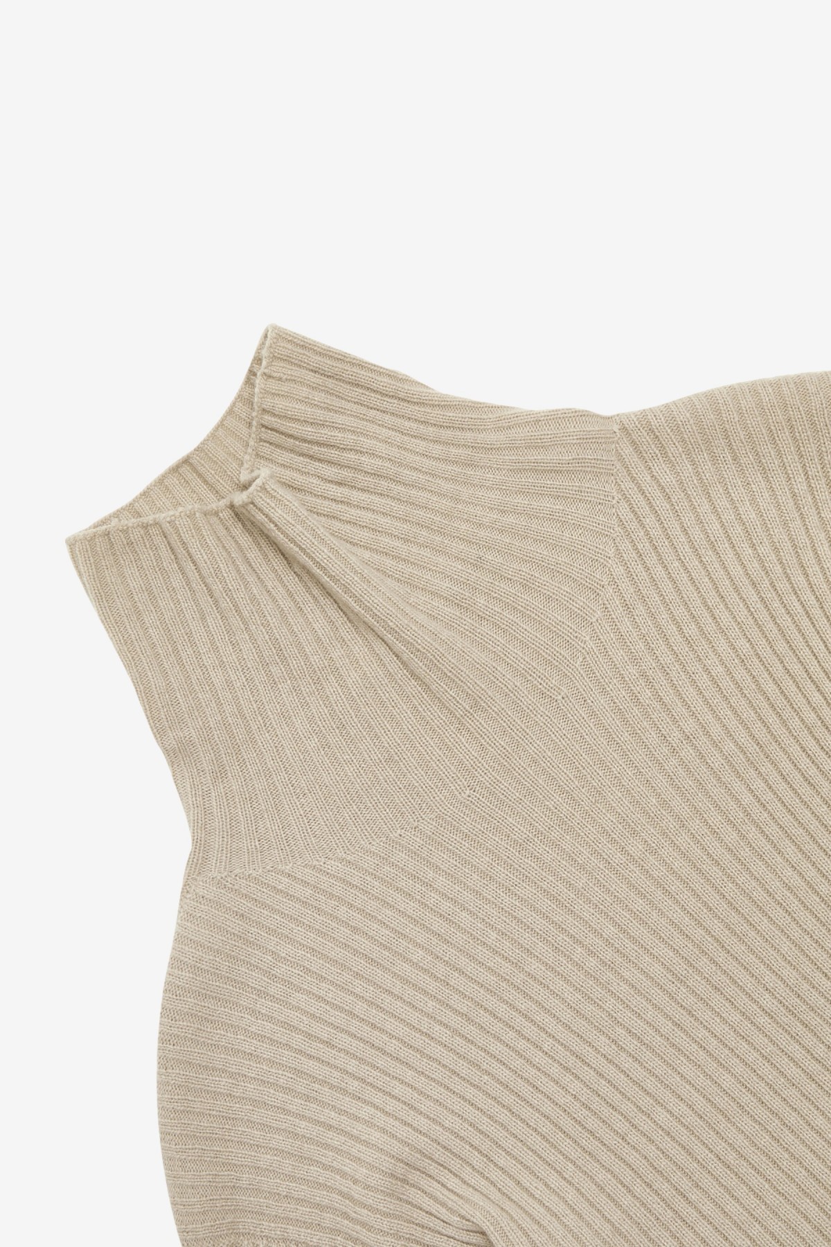 Amomento Ribbed Turtle Pullover in Grey Beige
