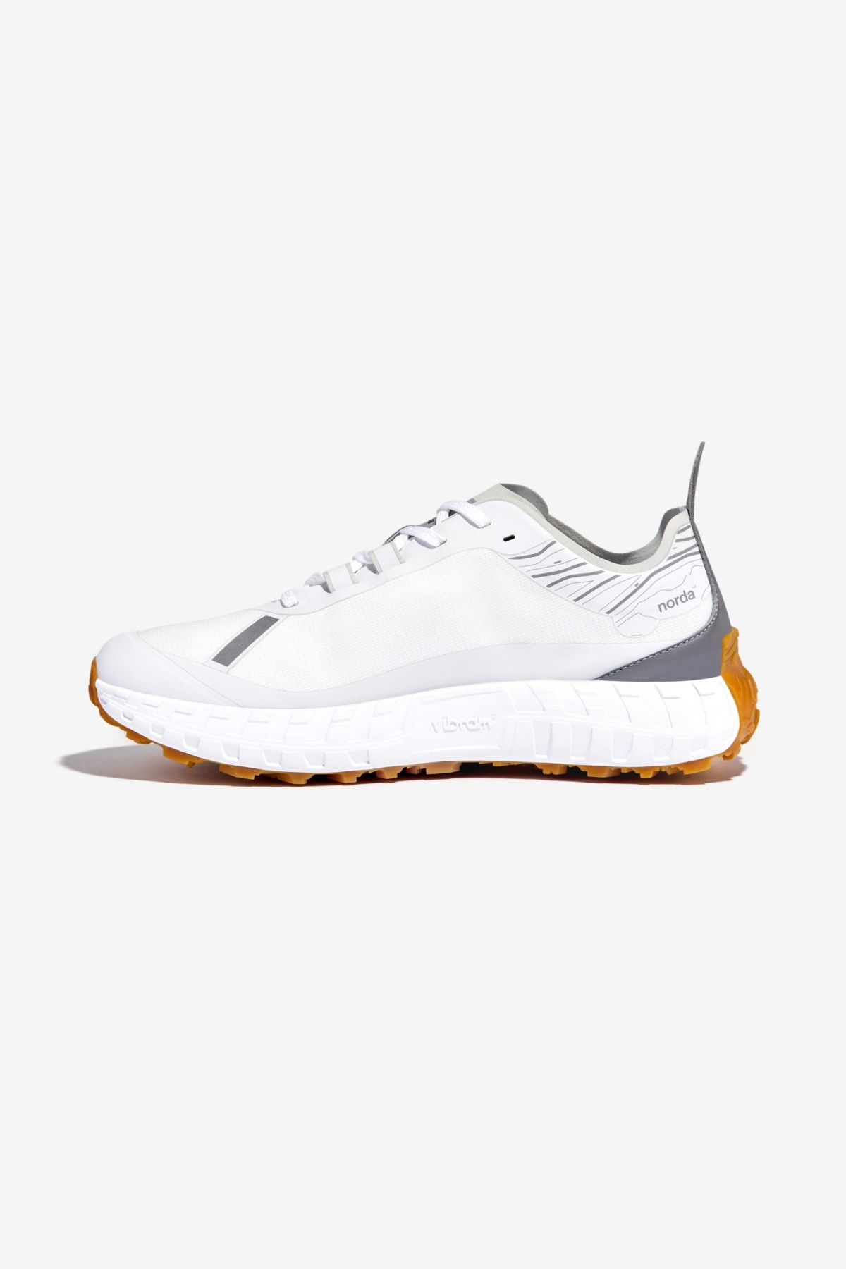 Norda 001 Trail Shoes in White/Gum