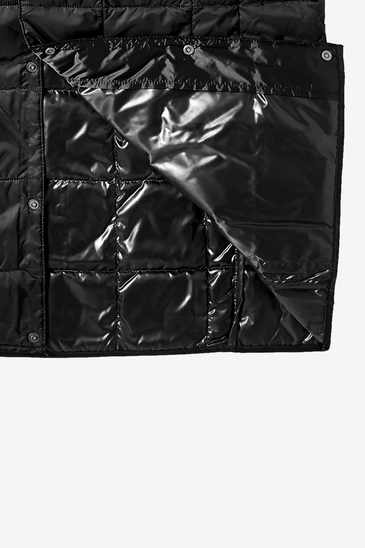 Taion V-Neck Button Down Vest in Black