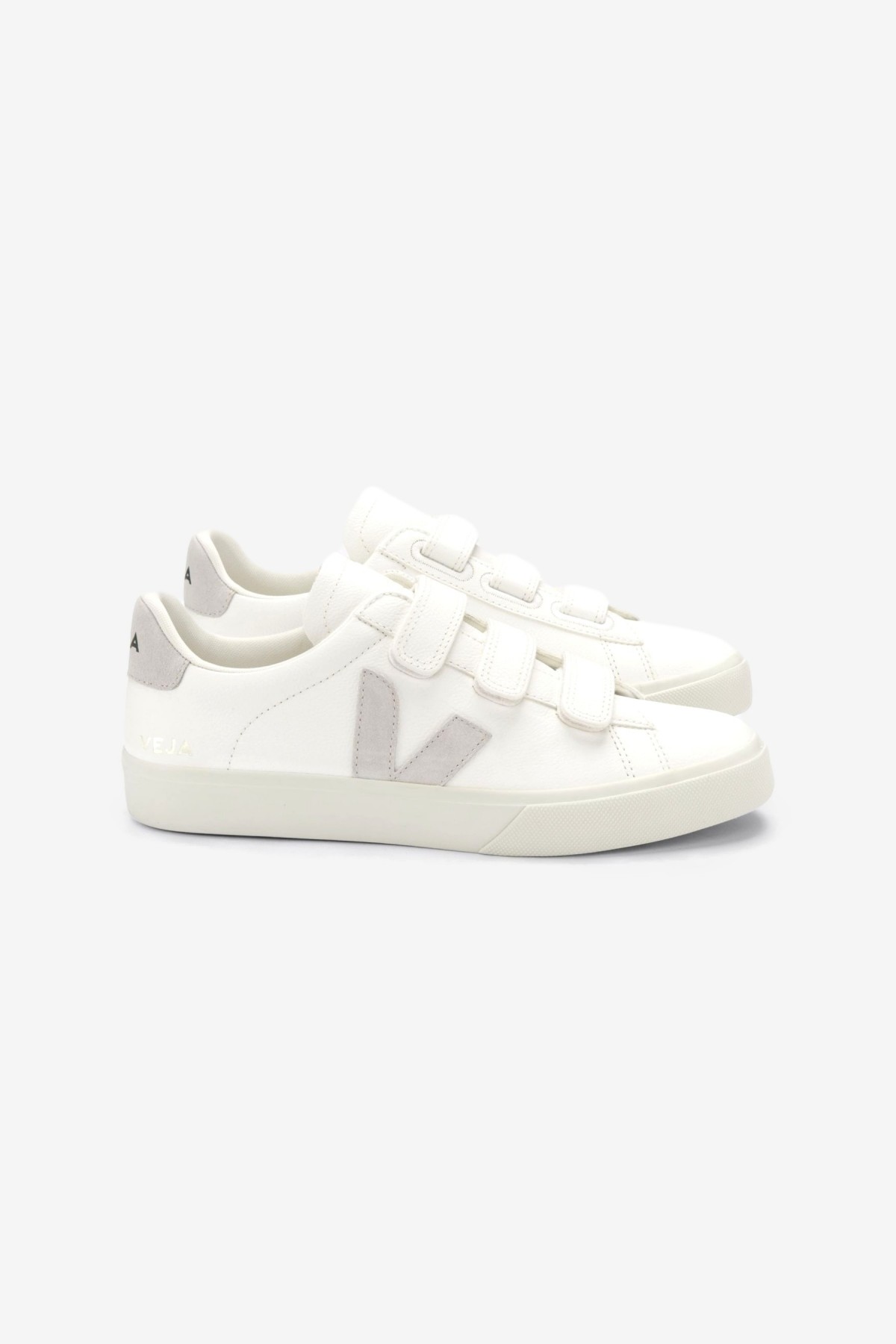 Veja Recife in Extra White Natural Leather