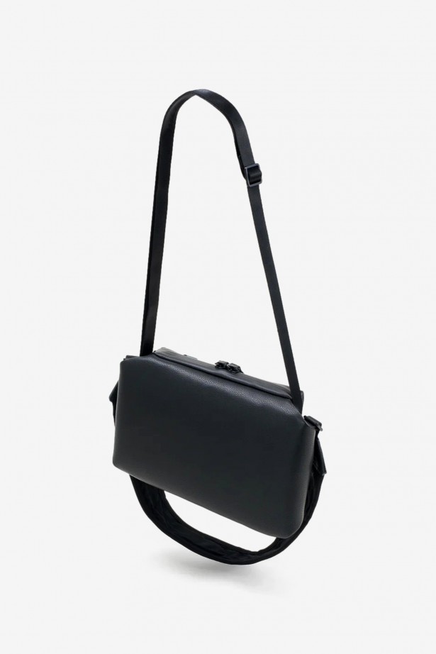 Arno Allura Recycled Leather Black