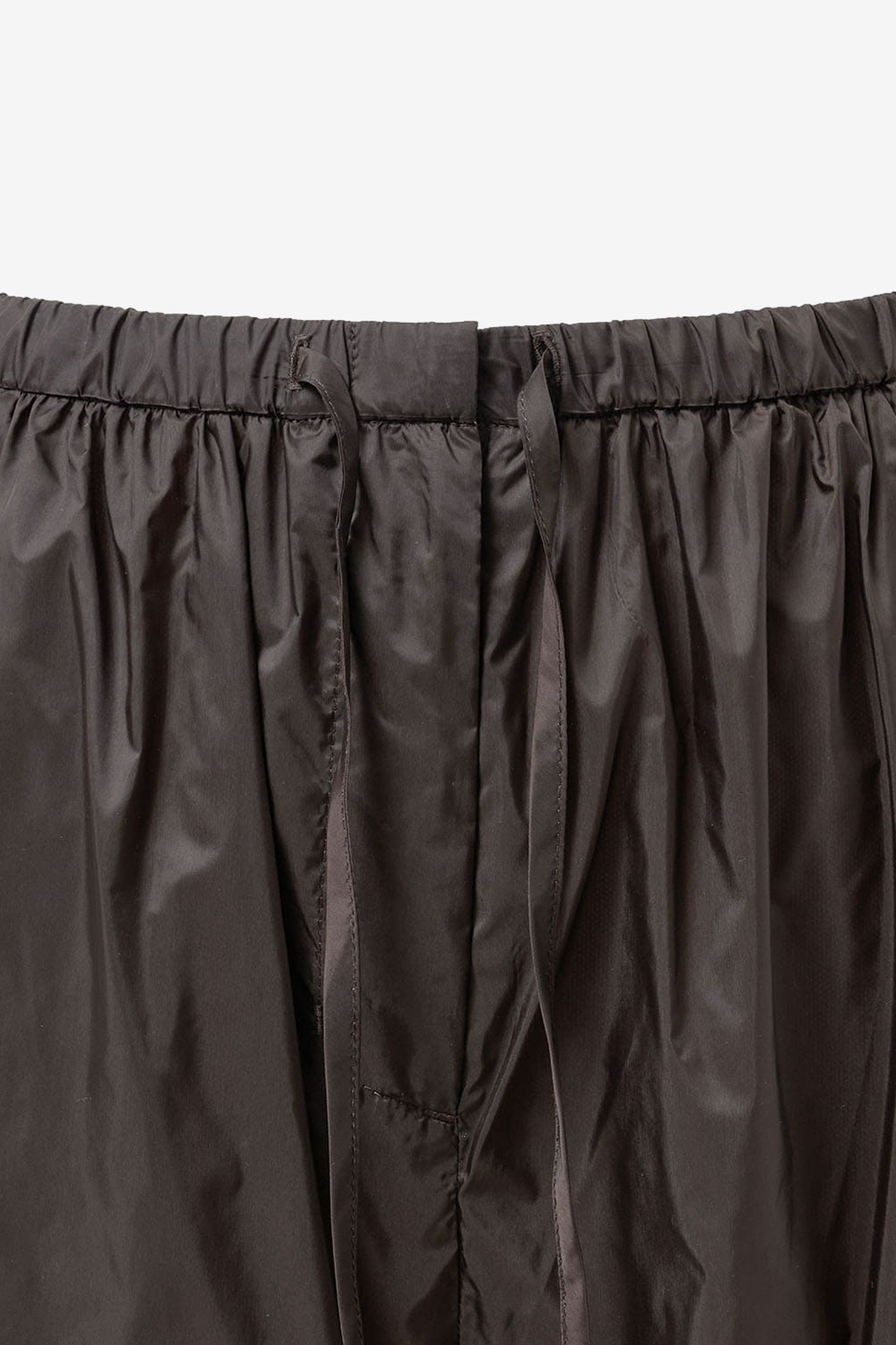 【DISCERNMENT】Movement Nylon Shirring Pants Nylon Shirring Pants in Dark Brown - Amomento | Afura Store