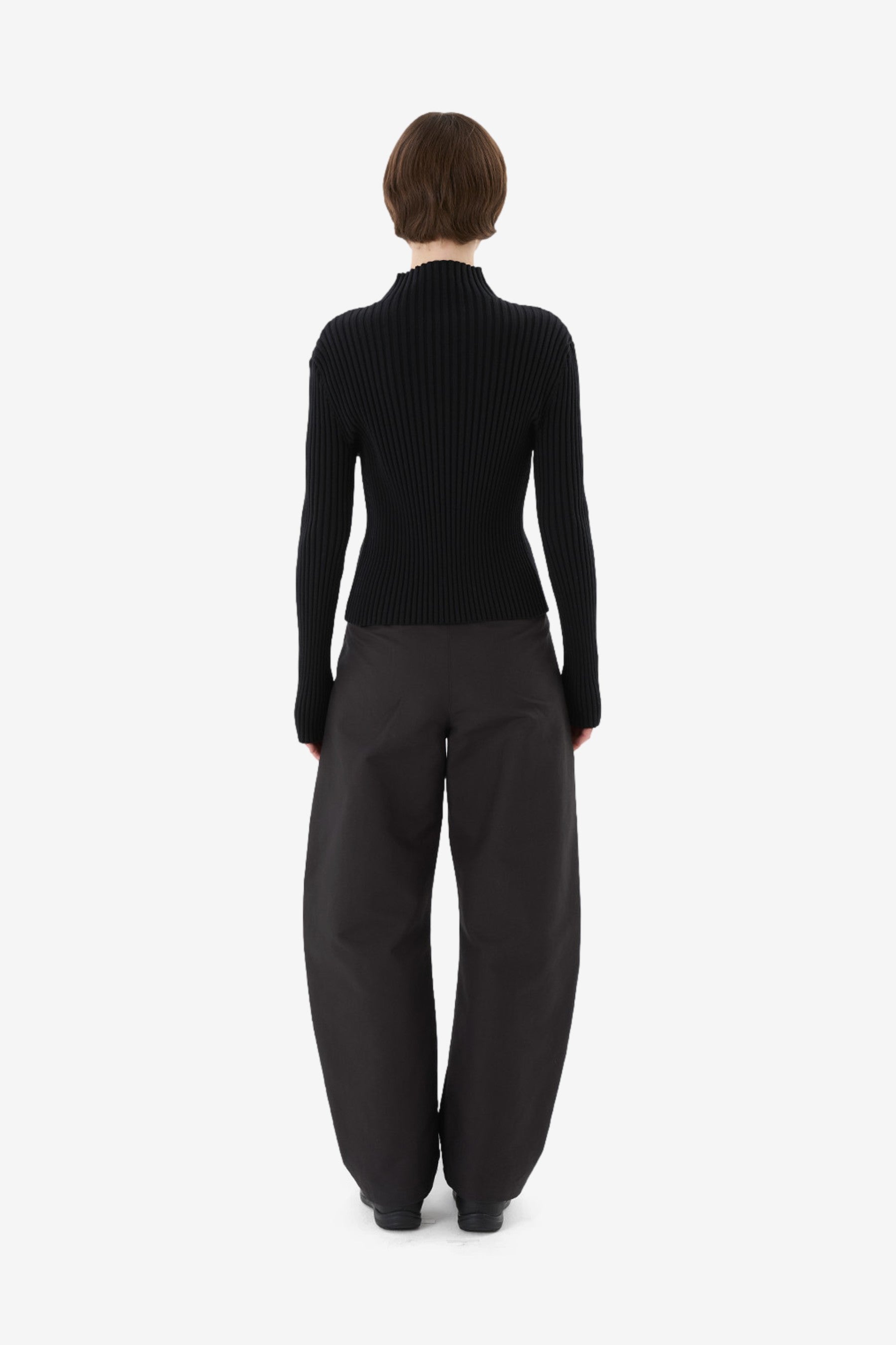 amomento-ribbed-high-neck-zip-