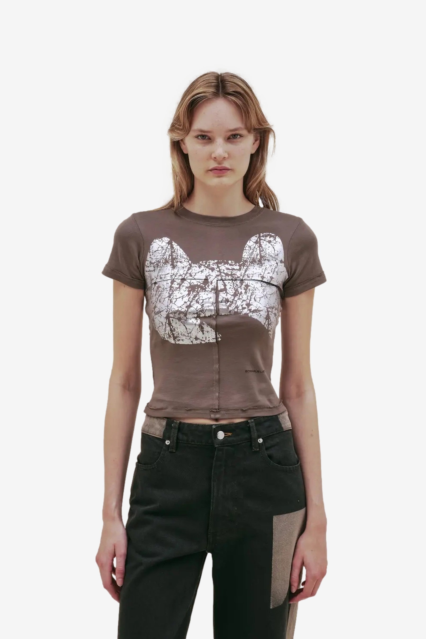【関税込み】Eckhaus Latta トープ Lapped ベビーTシャツ Tan Lapped Baby T-Shirt by Eckhaus Latta on Sale