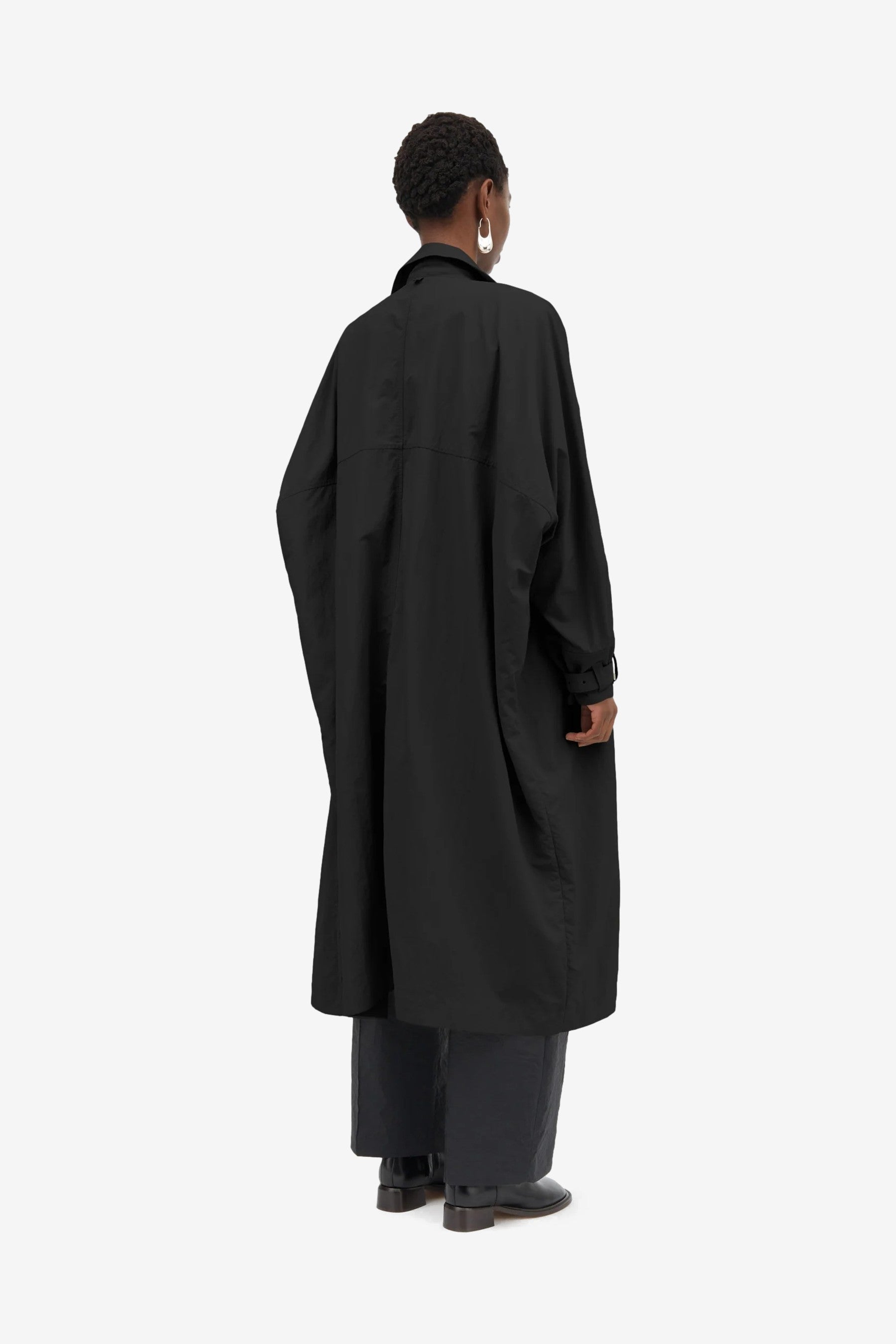 Charlene Crisp Tech in Black - MARK KENLY DOMINO TAN | Afura