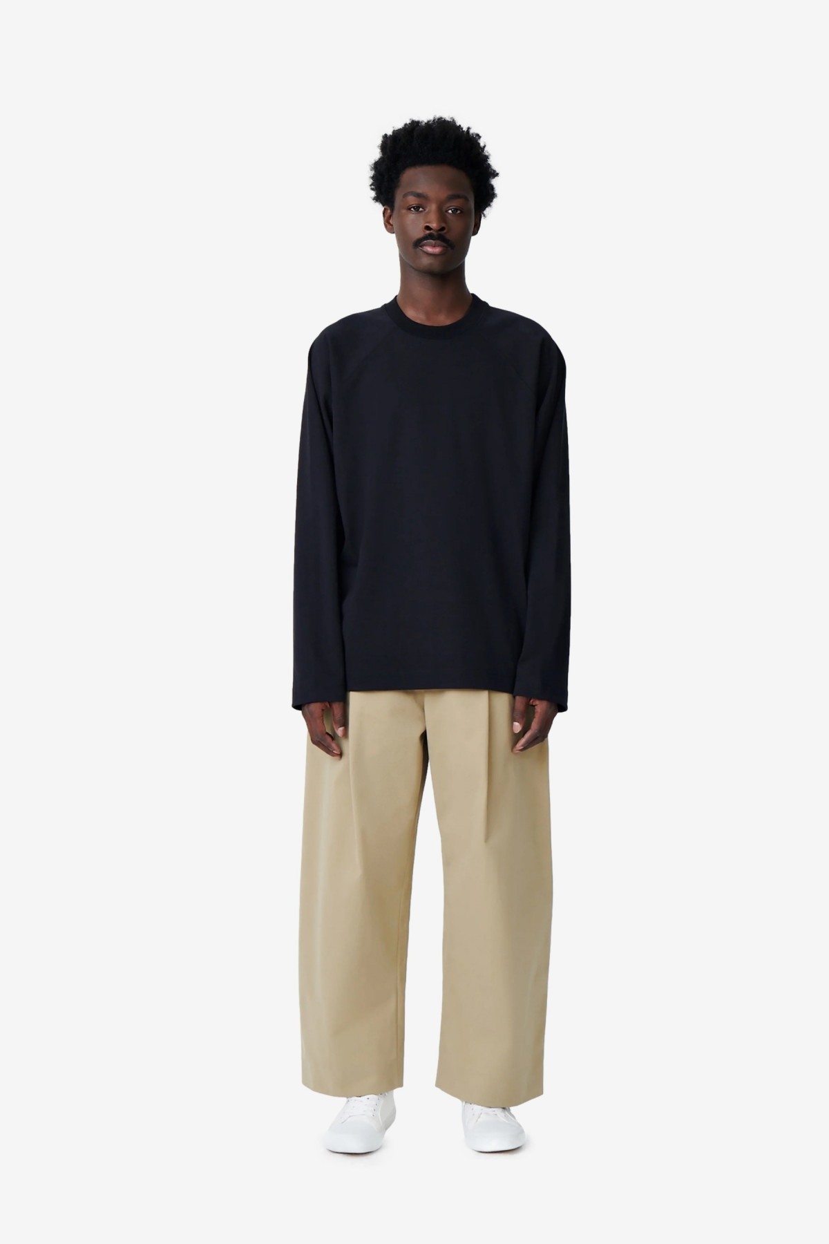 Studio Nicholson Sorte in Tan