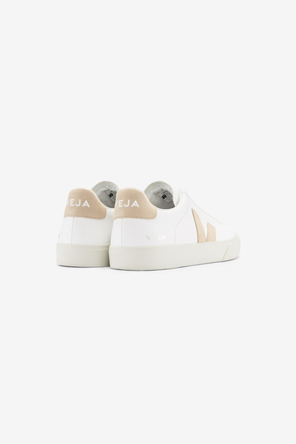 Veja Campo in Extra White Almond