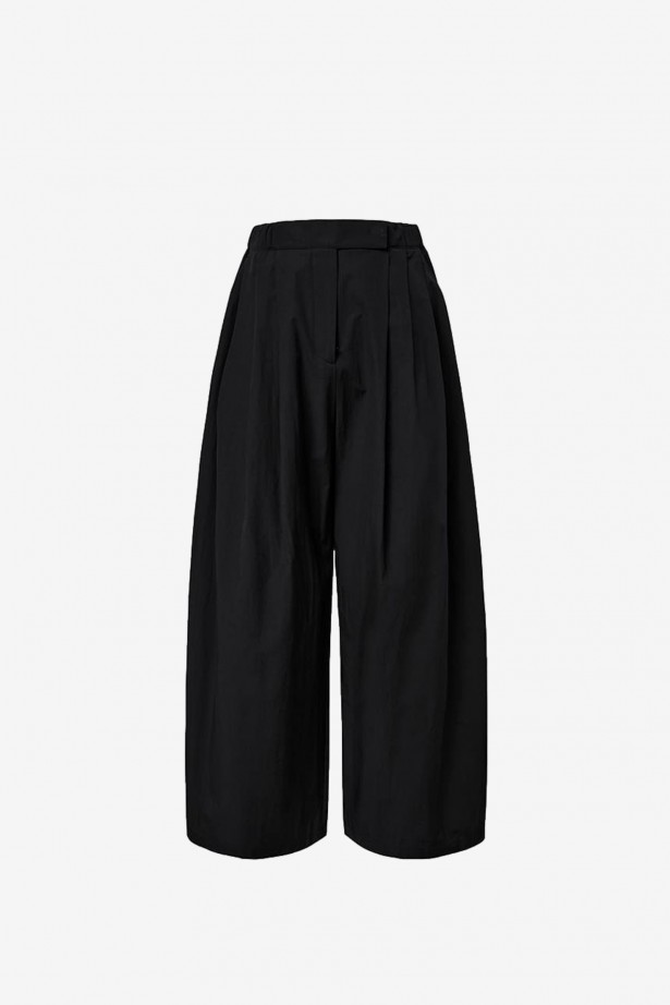 Three Tuck Banding Pants