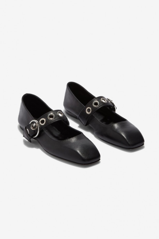 Uma Eyelet
