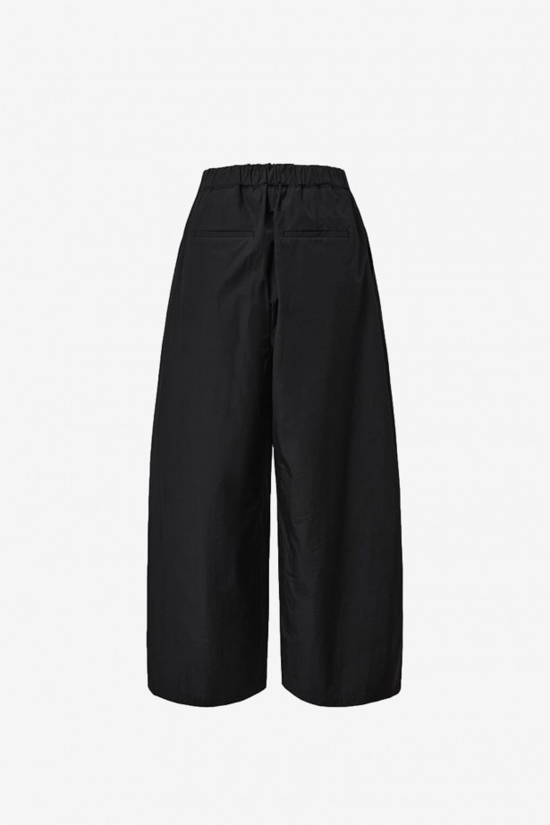 Three Tuck Banding Pants